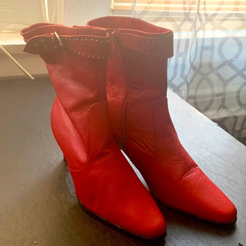 Hot red boot heels 👠 🌶️
